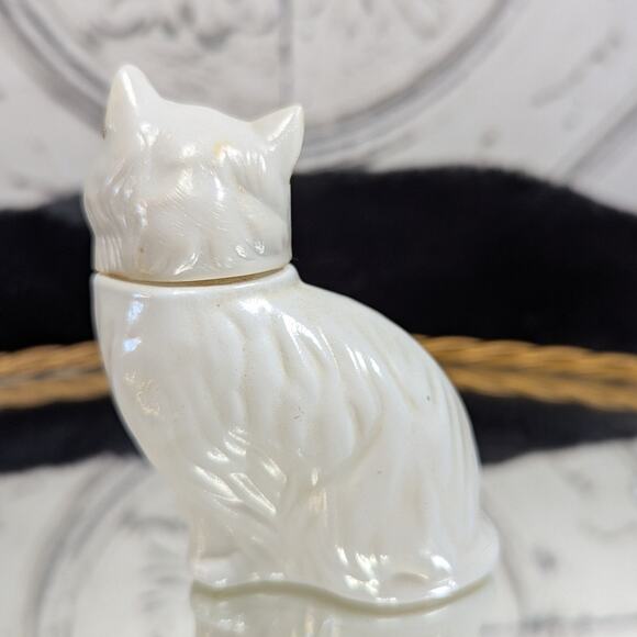 Avon Vintage “Persian Kitty Cat” Milk Glass Perfume Bottle, Empty, Pre-Owned - Picture 3 of 6